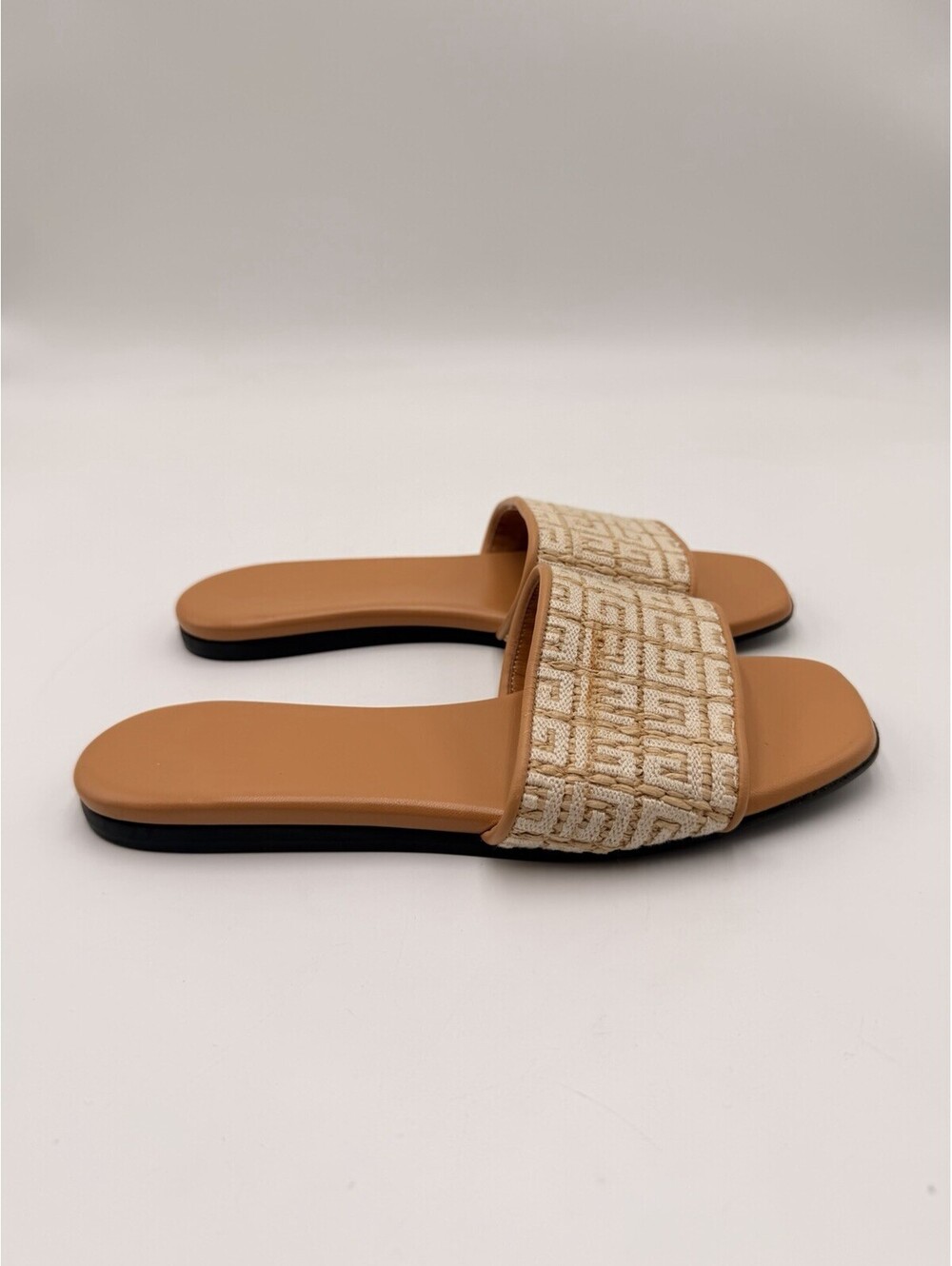 Givenchy 4G raffia Canvas Strap Flat Mule Sandals Size 35.5